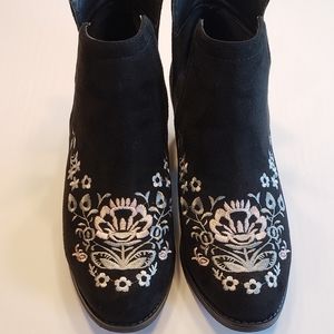 Olivia Miller Rosedale Embroidered Booties
